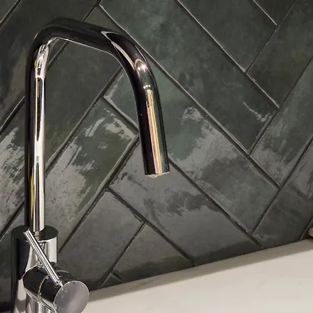 Memore アパートホテル モンス