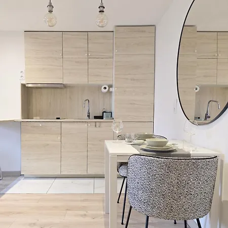 Memore アパートホテル